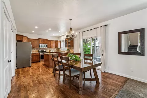 Dining - 2917 E Shadowband St, Eagle, ID 83616 photo 2 of 3