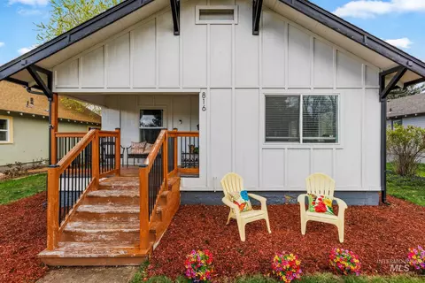816 S 8th Ave, Nampa, ID 83651