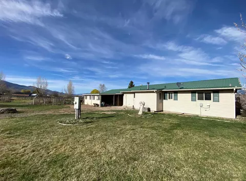 Exterior - 7 Apache Way, Salmon, ID 83467 photo 4 of 5