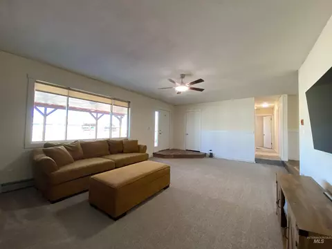 Living - 7 Apache Way, Salmon, ID 83467 photo 4 of 6