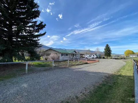 7 Apache Way, Salmon, ID 83467