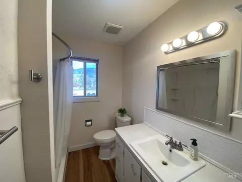 Bath - 7 Apache Way, Salmon, ID 83467 photo 2 of 3