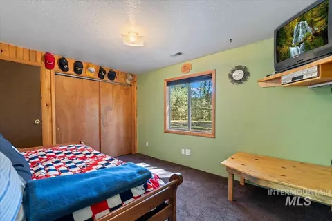 Bedroom - 44 Ridgeview Dr, Cascade, ID 83611 photo 1 of 4