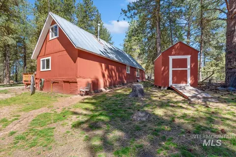 Exterior - 44 Ridgeview Dr, Cascade, ID 83611 photo 7 of 17