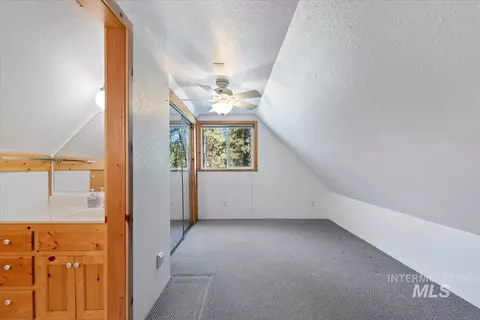 Bedroom - 44 Ridgeview Dr, Cascade, ID 83611 photo 4 of 4