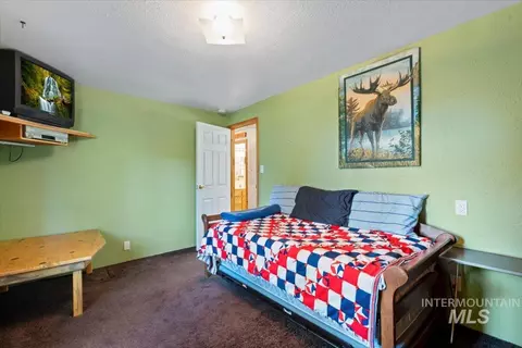 Bedroom - 44 Ridgeview Dr, Cascade, ID 83611 photo 2 of 4