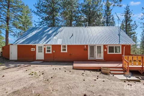 Exterior - 44 Ridgeview Dr, Cascade, ID 83611 photo 2 of 17