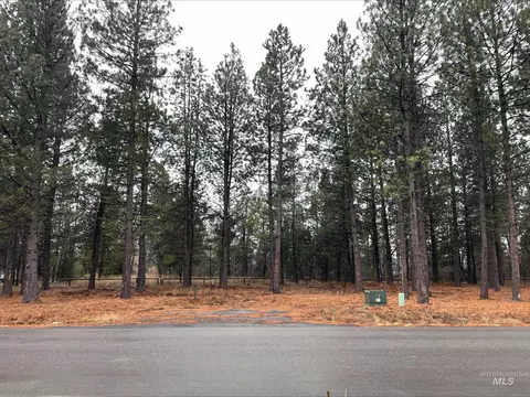 13049 Dawn Dr, Donnelly, ID 83615