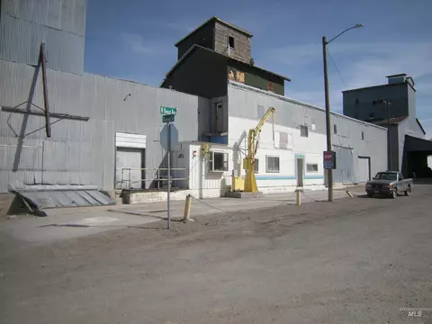 400 Railroad Street # 1 12, Hazelton, ID 83335