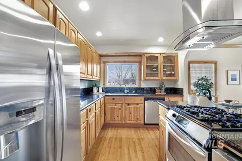 4133 Creek View Dr N, Twin Falls, ID 83301