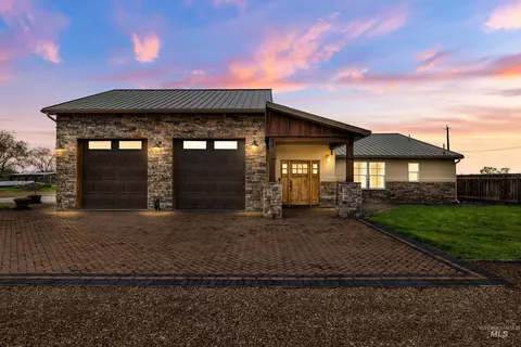 1222 S 14th E, Mountain Home, ID 83647