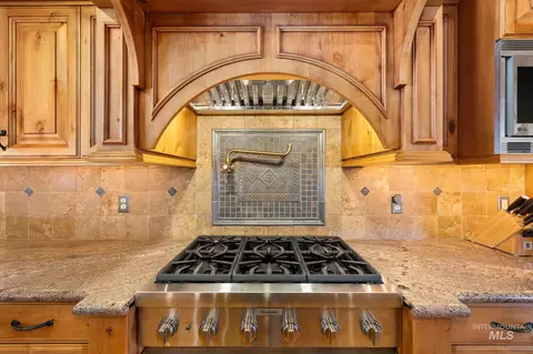 Kitchen - 5002 N Hwy 16, Eagle, ID 83616 photo 3 of 8