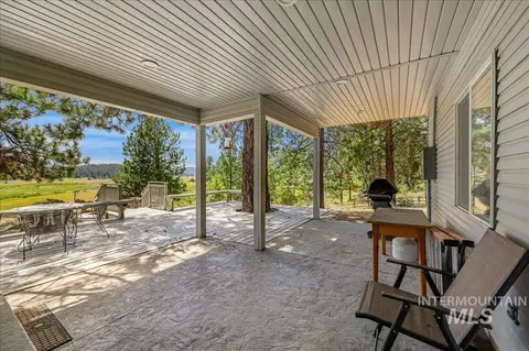 Exterior - 111 Ranch Cir, Cascade, ID 83611 photo 4 of 14