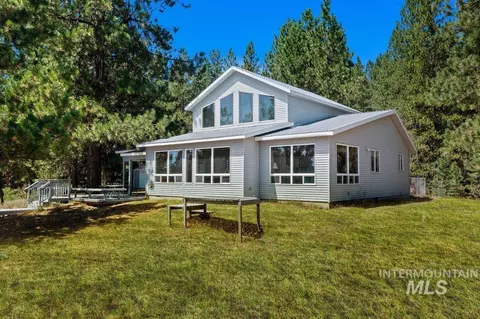 111 Ranch Cir, Cascade, ID 83611