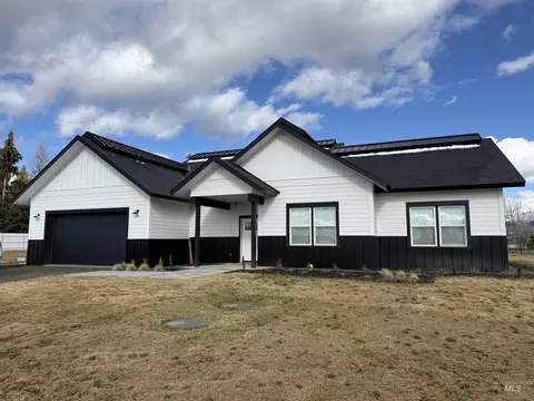 14072 Mulberry St, Mccall, ID 83638