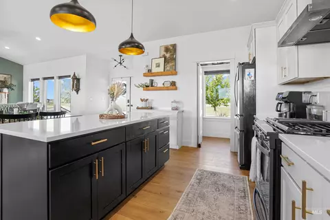 Kitchen - 16 Skyline, Rupert, ID 83350 photo 2 of 3