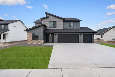 867 Thunderbolt St, Mountain Home, ID 83647