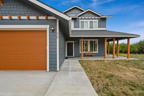 70 Wapiti Ct, Garden Valley, ID 83622