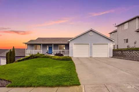 2031 Rolling Hills Dr, Moscow, ID 83843