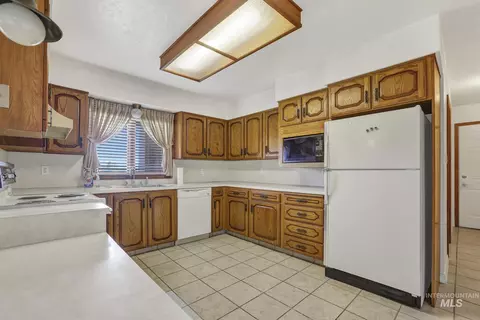 Kitchen - 22 Horseshoe Cir, Jerome, ID 83338 photo 4 of 4