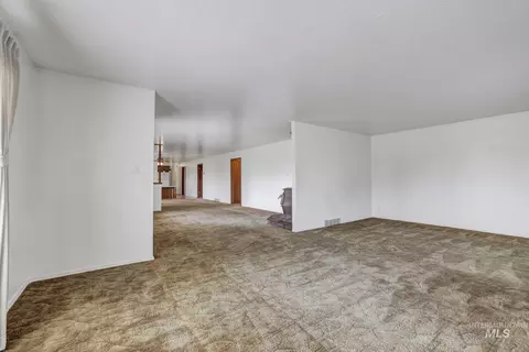 Living - 22 Horseshoe Cir, Jerome, ID 83338 photo 3 of 7