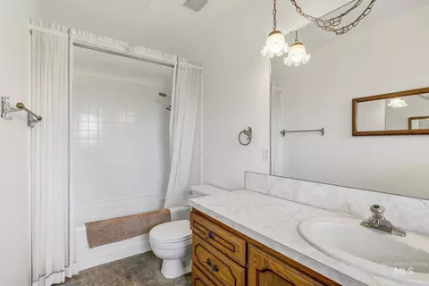 Bath - 22 Horseshoe Cir, Jerome, ID 83338 photo 1 of 3