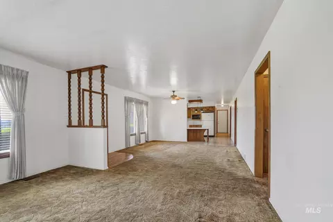 Living - 22 Horseshoe Cir, Jerome, ID 83338 photo 6 of 7