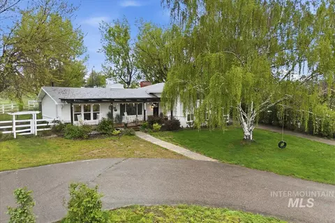 5625 Sunset Rd, Fruitland, ID 83619