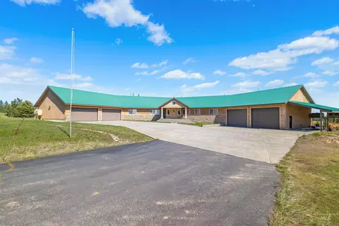 Exterior - 3592 Freeman Creek Rd, Lenore, ID 83541 photo 2 of 5