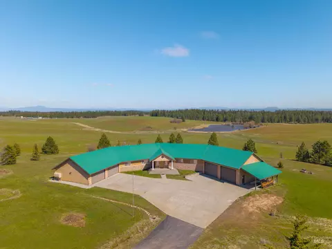 3592 Freeman Creek Rd, Lenore, ID 83541