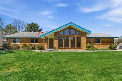 9917 W Whirlaway, Boise, ID 83704