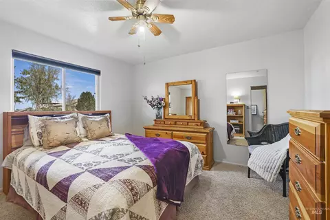 Bedroom - 603 6th Ave E, Wendell, ID 83355 photo 4 of 7
