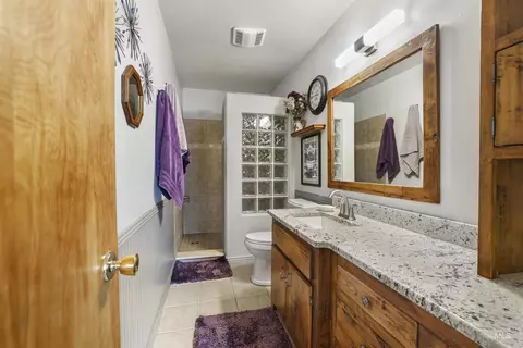 Bath - 603 6th Ave E, Wendell, ID 83355 photo 2 of 2