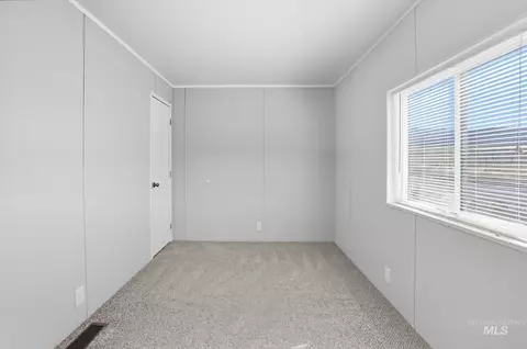 Bedroom - 1206 E 2000 S 1206 E 2000 S, Elba, ID 83342 photo 6 of 7
