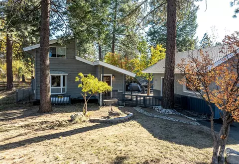 501 1st St, Mccall, ID 83638 photo 1