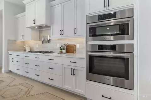 Kitchen - 125 S Eagles Roost Way, Eagle, ID 83616 photo 3 of 4