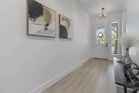Entry Way - 125 S Eagles Roost Way, Eagle, ID 83616 photo 1 of 6