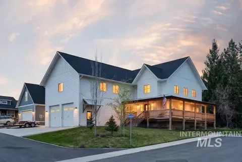 1341 Lande Ln, Moscow, ID 83843