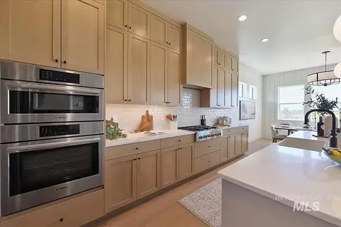 Kitchen - 2153 N Buhrstone Ave, Eagle, ID 83616 photo 5 of 6