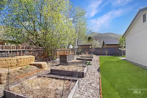 Exterior - 951 Forest Bend Dr, Hailey, ID 83333 photo 2 of 5
