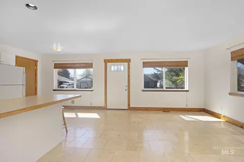 Living - 951 Forest Bend Dr, Hailey, ID 83333 photo 3 of 3
