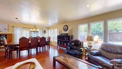 Dining - 1409 S 2000 E, Gooding, ID 83330 photo 3 of 3