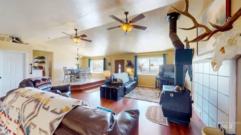 Living - 1409 S 2000 E, Gooding, ID 83330 photo 1 of 3