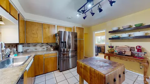 Kitchen - 1409 S 2000 E, Gooding, ID 83330 photo 2 of 4