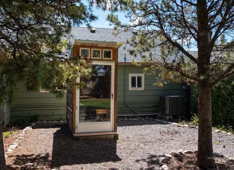 Exterior - 1409 S 2000 E, Gooding, ID 83330 photo 1 of 10