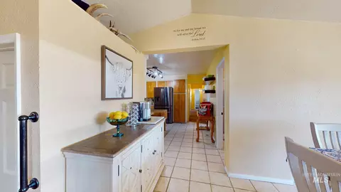 Entry Way - 1409 S 2000 E, Gooding, ID 83330 photo 2 of 2
