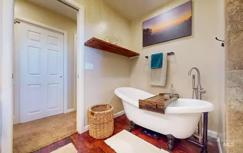 Bath - 1409 S 2000 E, Gooding, ID 83330 photo 4 of 5