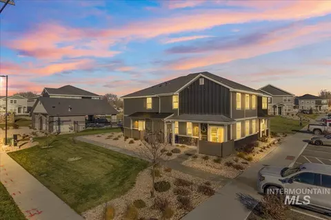 2329 E Spice Loop Unit #1, Nampa, ID 83687
