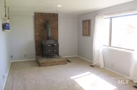 Living - 1452 Weiser River Rd, Weiser, ID 83672 photo 3 of 3