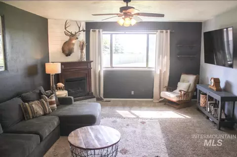Living - 1452 Weiser River Rd, Weiser, ID 83672 photo 1 of 3